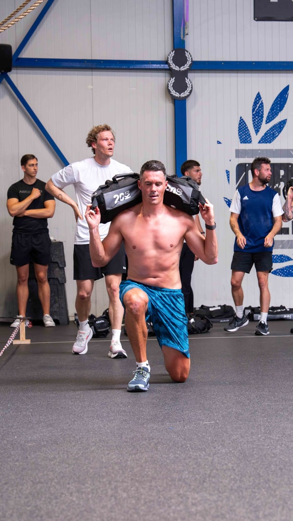 Deelnemers tijdens de HYROX Simulatie bij CrossFit Alkmaar
