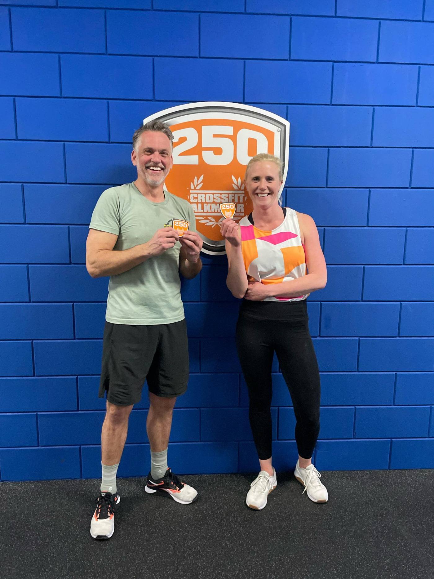 Leden van CrossFit Alkmaar samen in de lounge